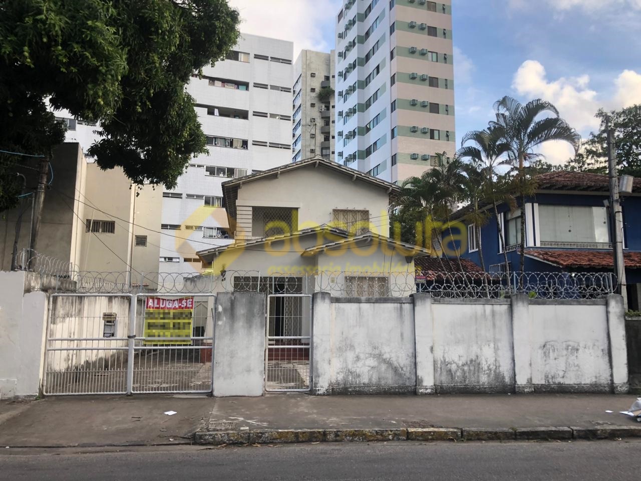 Casa comercial para locação nas Graças