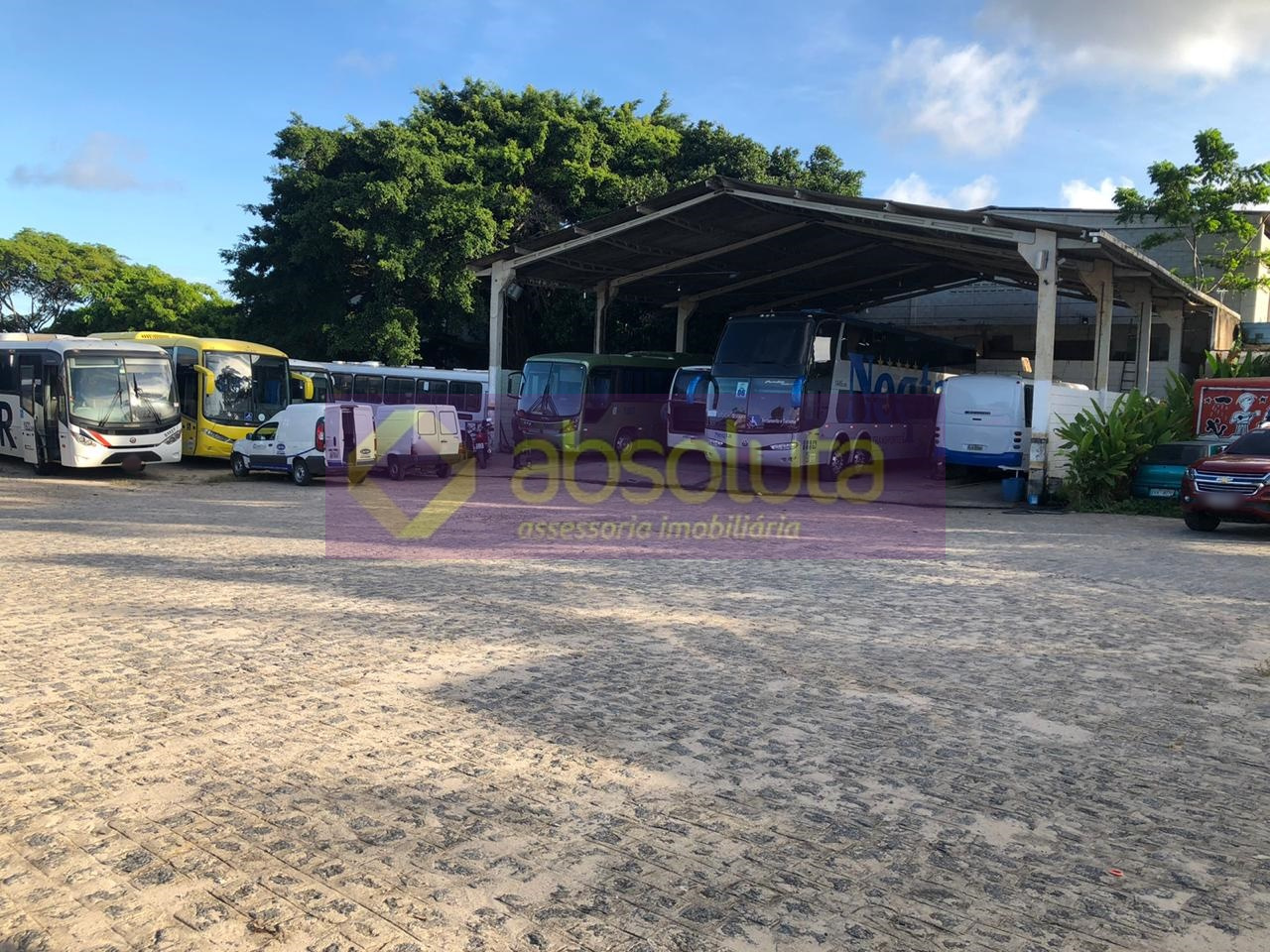 Área com galpão para locação na Guabiraba