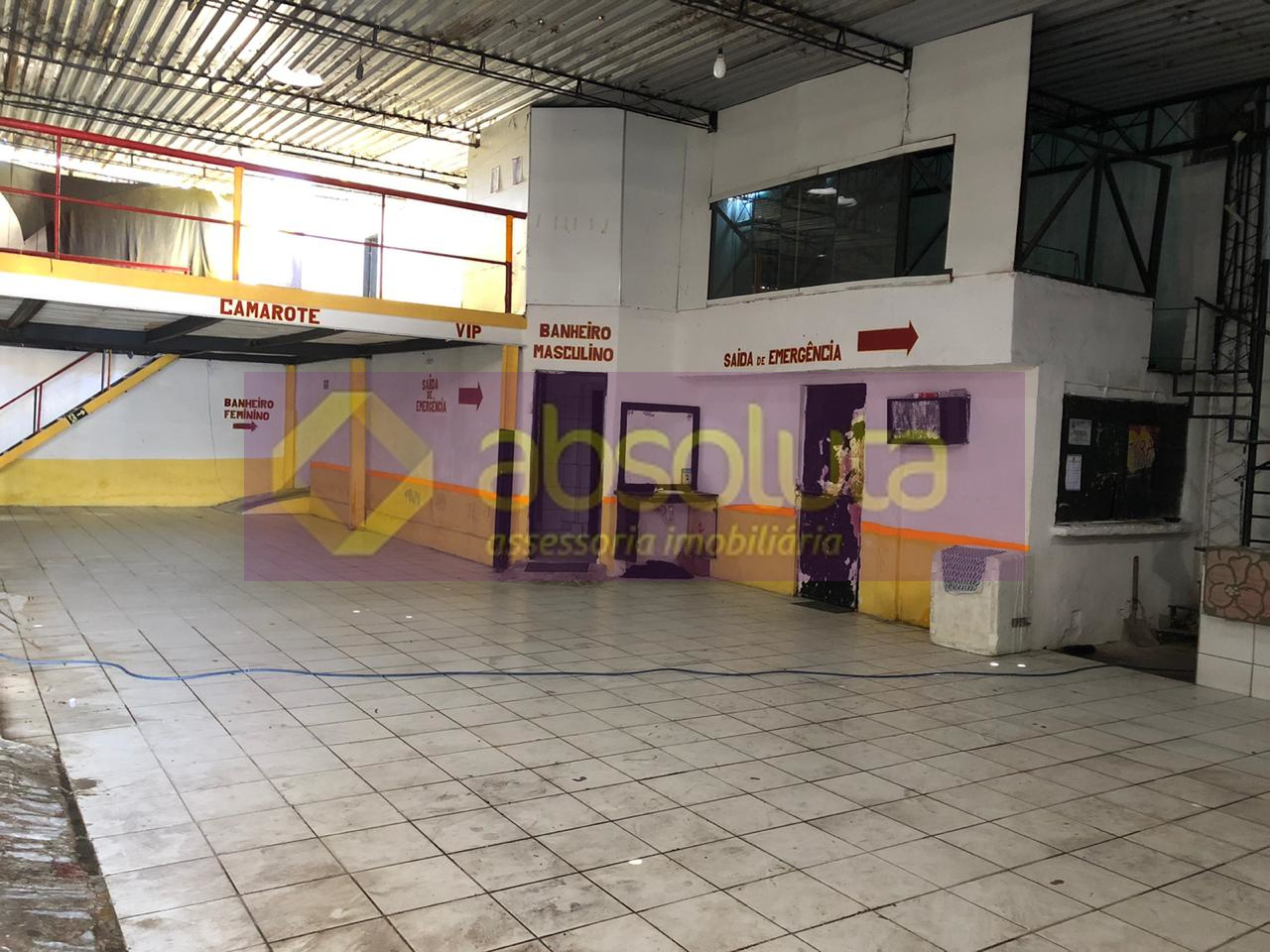 Casa comercial para locação no Arruda